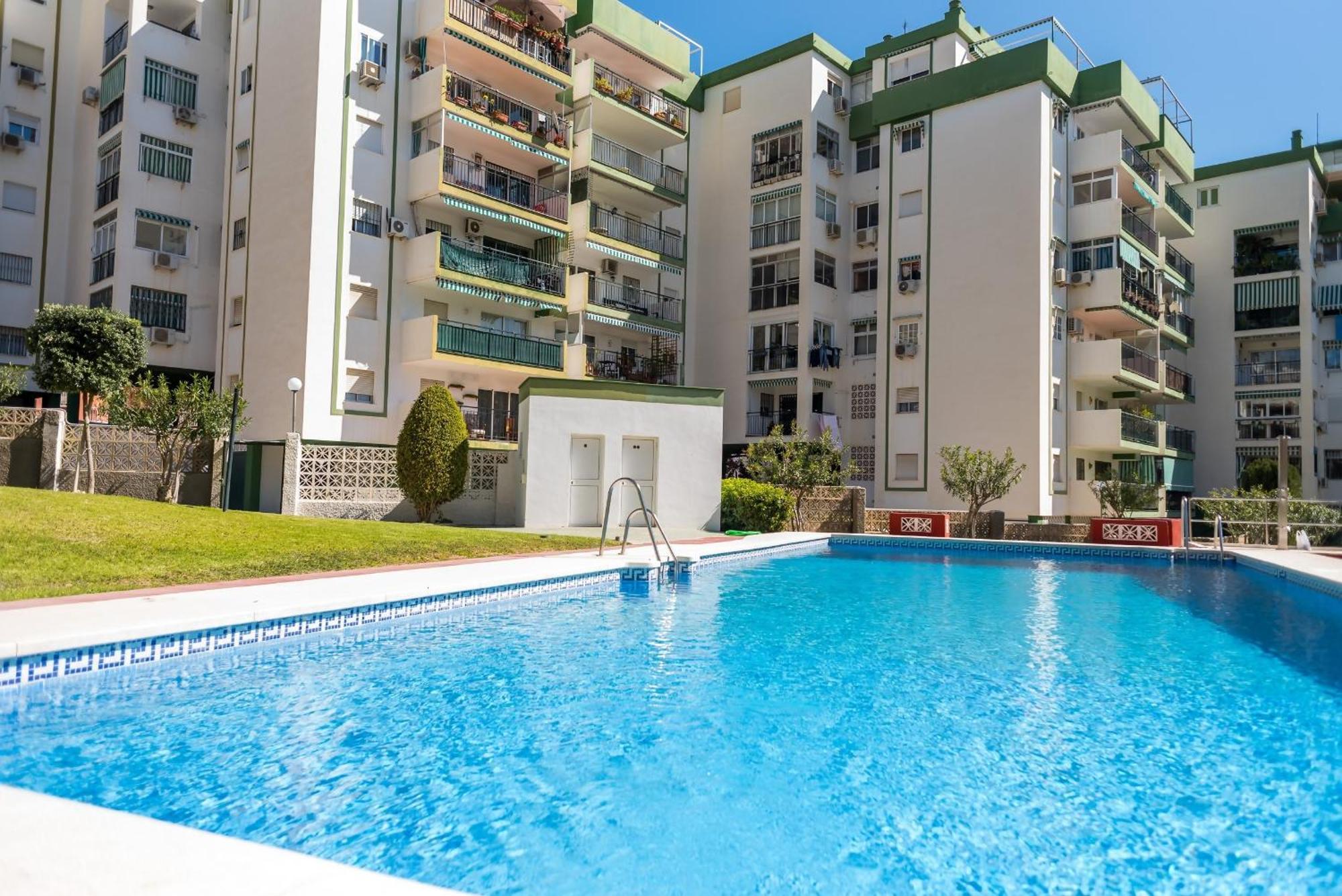Torremolinos Yellow Fabuloso Andra Exterior photo